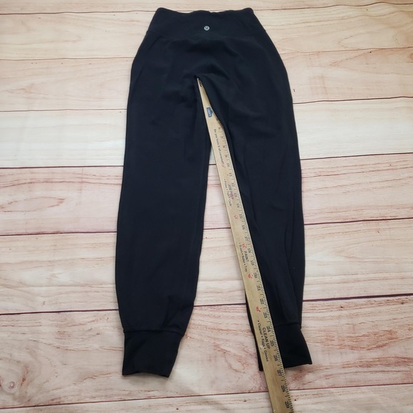 Lululemon Jogger Pants Womens 4 Black High Rise Pockets Cuffed Yoga Leggings - Picture 6 of 11